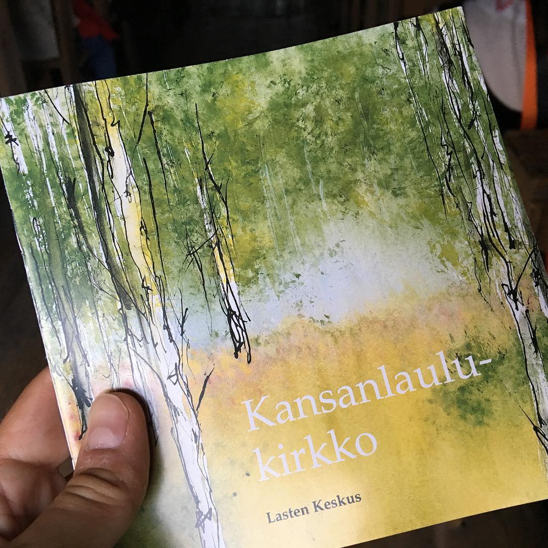 Kansanlaulukirkko ja vaalipaneeli
