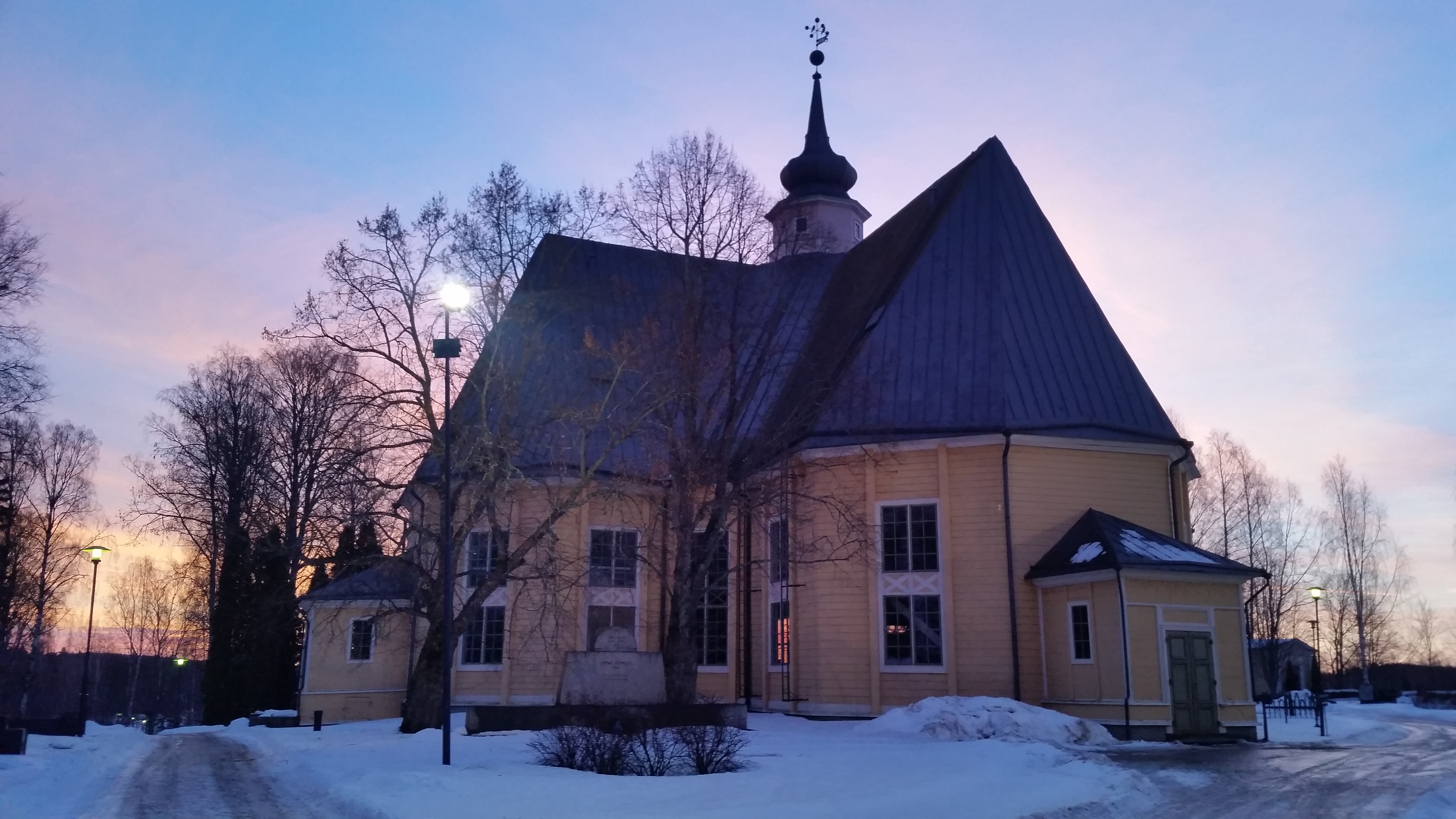 Kiirastorstain jumalanpalvelus Sofia Magdalenan kirkko
